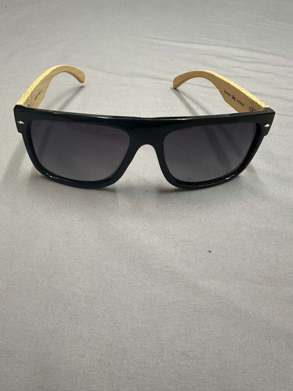 Sky Eyewear PH8462RV Men's Rectangle Sunglasses with Woodgrain Arms